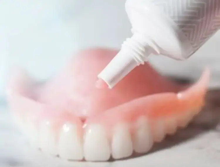 denture-adhesive-500x400_jpg_350.webp